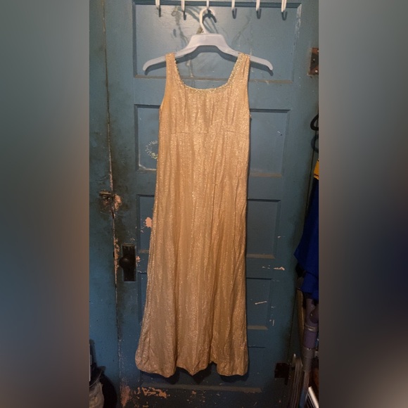 Homecoming and prom dressed - Picture 10 of 16